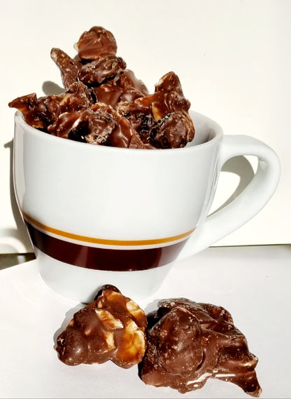 COATED ALMOND & RAISIN CLUSTER  (No Added Sugar)