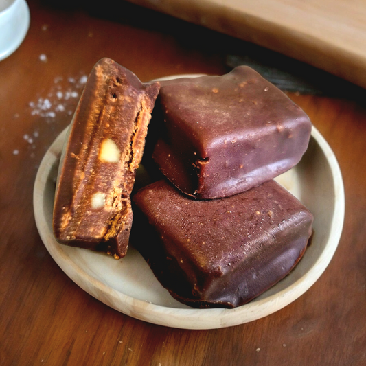 CARAMEL AND CASHEW FUDGE