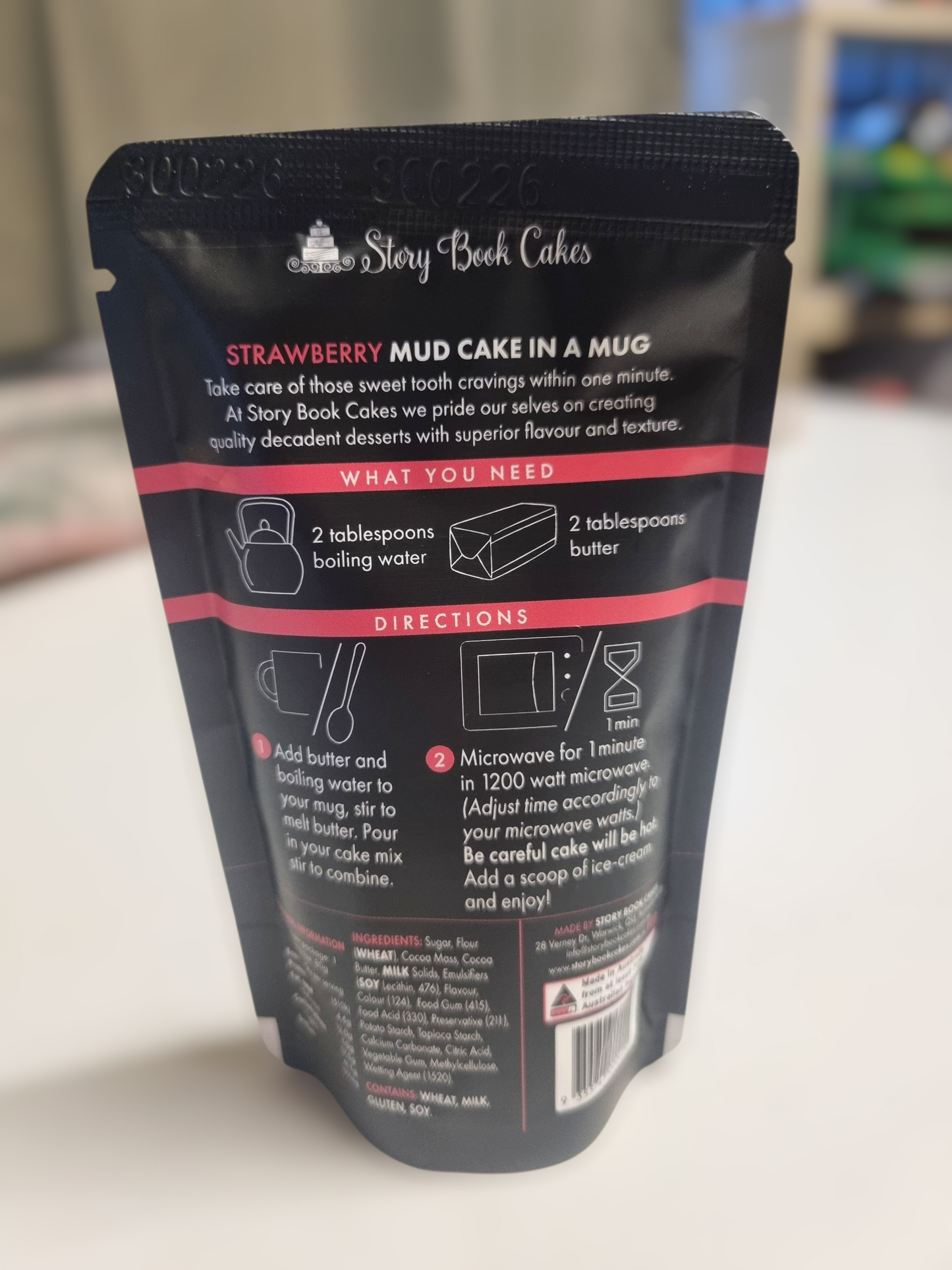 Story Book Cakes - Strawberry Mud Cake - In a Mug (80g)